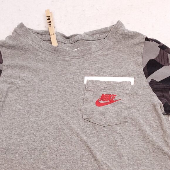 The Nike Tee Casual Graphic Short Sleeve T-Shirt Youth Boys Size Small S Gray - Picture 1 of 8